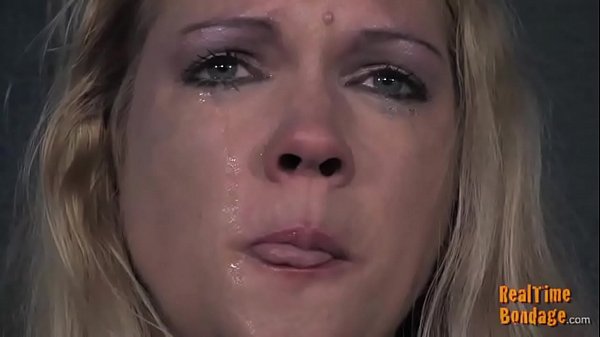 Pleasing playgirl enters her cage
