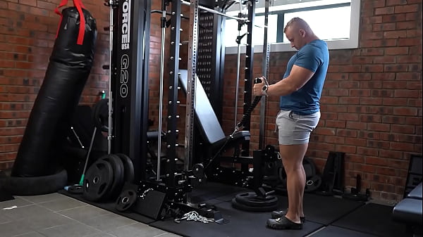 Personal Trainer Rims & Trains Big Butt MILF Client’s Ass to Deep Anal Creampie